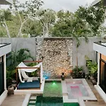 Kings Mansion For 26 Guests! *