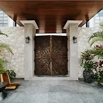 Apartment Kings Mansion For 26 Guests! *