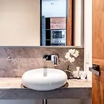 Iik Luxury By Spot *