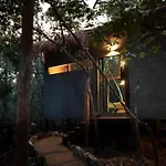Ojo De Arbol, Boutique In The Real Jungle * Tulum