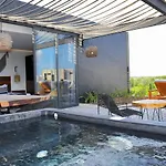 Iik Luxury By Spot