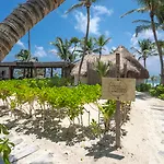 Los Amigos Beach Hotel Boutique