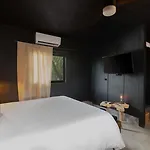 Aroma & Club Hotel