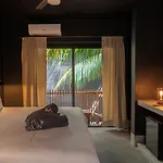 Aroma & Club Hotel