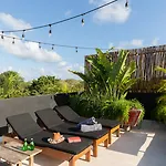 Aroma & Club Tulum