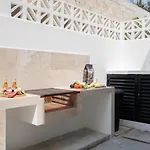 Cozy 3 Bedrooms Townhome-centrally Located-gated-wifi *