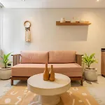 Jade Hotel