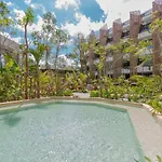 Jade Hotel 5*