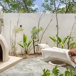 Jade Tulum
