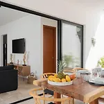Cozy 3 Bedrooms Townhome-centrally Located-gated-wifi