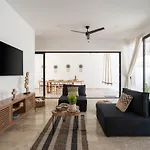 Cozy 3 Bedrooms Townhome-centrally Located-gated-wifi *