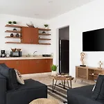 Cozy 3 Bedrooms Townhome-centrally Located-gated-wifi *