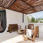 Cozy 3 Bedrooms Townhome-centrally Located-gated-wifi *