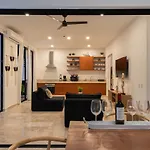 Apartamento Cozy 3 Bedrooms Townhome-centrally Located-gated-wifi *