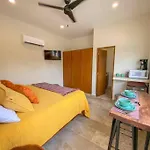 Exclusive Building Infinity Pool And Gym Restaurants And Bar District Nearby