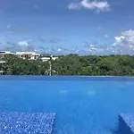 Holiday home Exclusive Building Infinity Pool And Gym Restaurants And Bar District Nearby
