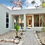 Villa Kuxtah, Beautiful Bungalow With Private Pool