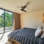 Nuuch Classy Ph W/ Private Pool/Rooftop, Aldea Zama