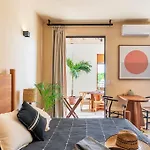 @Villa.Akbal- 2Bd Rooftop W/ Open Dinning Room