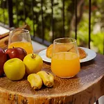 2br With Fast Wifi Free Bikes, Rooftop, Pool, And Gym *