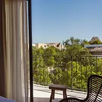 2br With Fast Wifi Free Bikes, Rooftop, Pool, And Gym