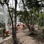 Glamping Bunga Lotus Campsite *