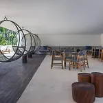 Modern Jungle Boutique Studio W/ Amazing Amenities