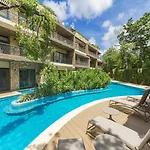 Paramar Ve 005 New Swim Up With Private Jacuzzi