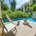 Paramar Ve 005 New Swim Up With Private Jacuzzi