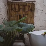 Hotel Jade