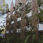 Jade Hotel 5*