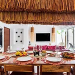 Villa Ek\'Balam & Villa Flamingo, Luxury Villas, Private Pool, Private Garden, Jacuzzi, 24H Security