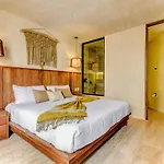 Eterna Hotel 4*