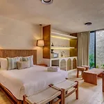 Eterna Hotel 4*