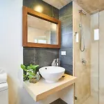 Neem 14 1br Bohogem In The Heart Of Apartment