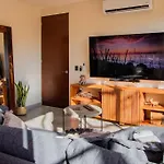 The Savia House - Rooftop & Gym *