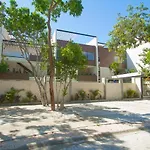 *Luxurious Apartment With Private Patio*