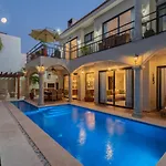 Holiday home Stunning For 10-cabana-private Pool-parking Tulum