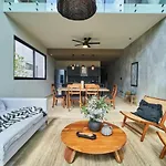 Attha Holistika - Nirvana New Jungle Penthouse