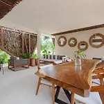 Charming Location Steps Away From The Main Avenue