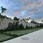 Cozy Getaway With Amazing Pool