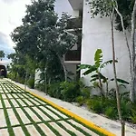 Cozy Getaway With Amazing Pool