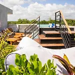 Luxury Condo.Close To Town, Private Garden&Pool