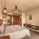 2Br, 2 Pools, Gym, 15Min From Beach