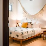 Charming Boho Entire Condo W Patio Swing