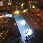 Luxury Penthouse Studio With Private Rooftop & Pool