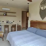 Luxury Penthouse Studio With Private Rooftop & Pool