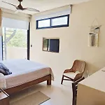 Luxury Penthouse Studio With Private Rooftop & Pool