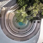 Cozy Studio, Pool, Great Location