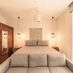 Cozy Studio, Pool, Great Location